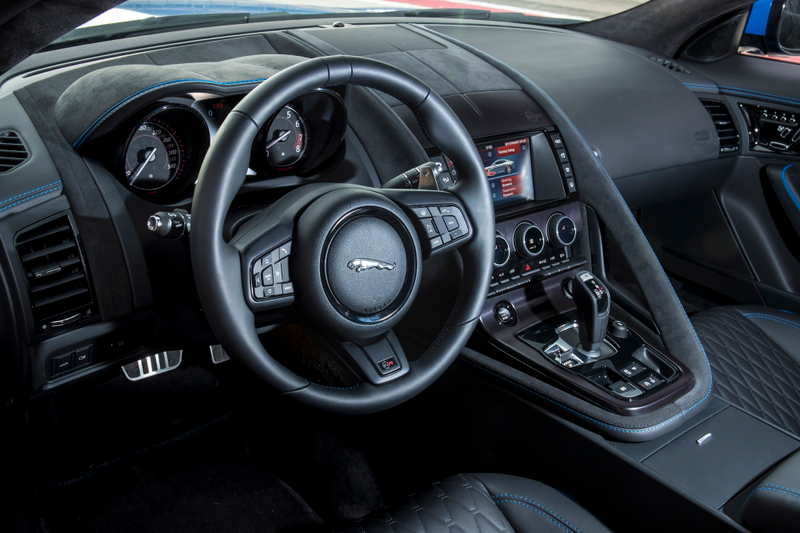 Illustration for article titled The Jaguar F-Type SVR Is A 575 Horsepower Screaming Track Day LunaticÂ